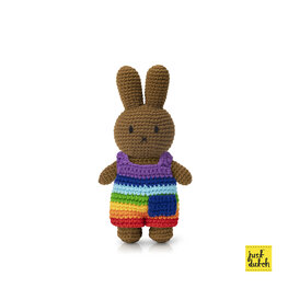 nina handmade en haar felle regenboog overall