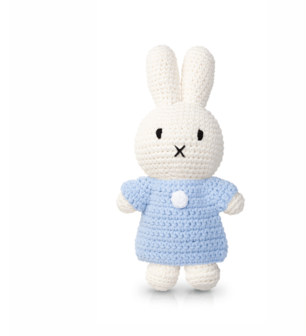 nijntje handmade en haar pastel blauwe jurk