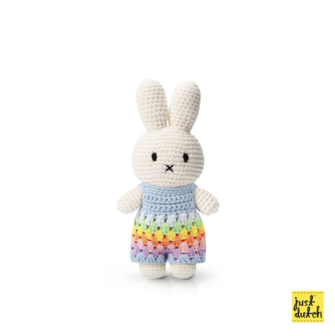 nijntje handmade en haar pastel regenboog overall